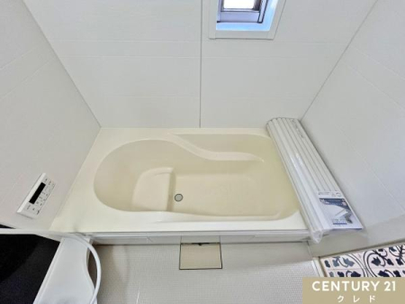 ���� �ߐ����ł���x���`�^�C�v�̗������̗p�B
���q�l�Ƃ̂����C�̎������S�B�������Ɣ��g�����y���񂾂�ƁA�D�݂̓������@�𖞋i�ł��܂��B