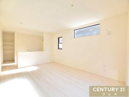 ���r���O -