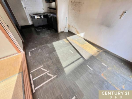 ���r���O -