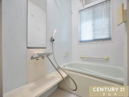 ���� �I�[�g�o�X�@�\�t���̃o�X���[���B�����t���Ă��邽�ߎ��R���C���ł��A���C��������ɂ����J�r�΍���o�b�`���B���邢�����������ދ�ԂŁA����̔������t���b�V���ł��܂��B