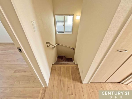 ���̑� �y�肷��t���K�i�z
�p�����s����ɂȂ�₷���K�i�ɂ͊y�ɑ̂��x������肷�肪���Ă��܂��B
�����̎ア���N�̕��₨�q�l�܂ŕ��L�����Ɉ��S�̐ݔ��ł��B