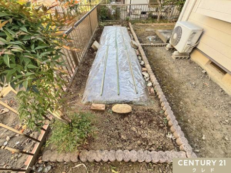 �� ��������̗ǂ��쑤�̂���ɂ́A�ƒ�؉��X�y�[�X������܂��B
�K�[�f�j���O�͂������A�v�����^�[��u���Ă��Ԃ���Ă�̂��ǂ��ł��ˁI