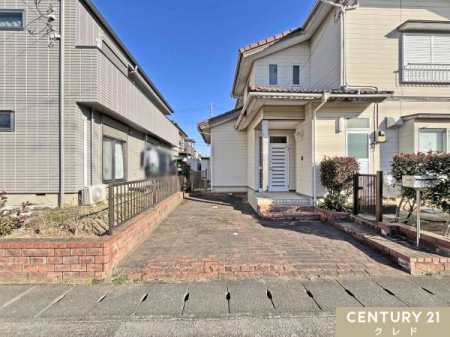 ���ԏ� �~�n���ɃJ�[�X�y�[�X1��i�Ԏ�ɂ��j
�O�ʓ��H�͕���6���ŎԂ̂���Ⴂ�����S�I
�i�����Ȃ��A�X���[�Y�ɓ��o�ɂ��\�ł��B