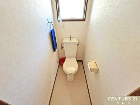 �g�C�� �y2�K�g�C���z
2�K�ɂ��g�C����݂��Ă���̂Ő����������X���[�Y�ɂȂ�܂��B
���̖Z�������ԑт�2�����̃g�C���𗘗p�ł��邱�Ƃŏo�΂�o�Z�O�̎��Ԃɗ]�T�����܂�܂��B