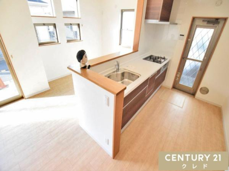 �L�b�`�� ������t���Ŗ��邭�J���I�ȑΖʃL�b�`���B�S�~�o���Ȃǂ̉Ǝ��������X���[�Y�ŁA���C�����₷�����K�ł��B