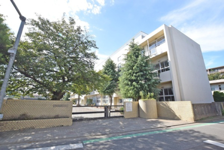 ���ӊ� �y���w�Z�z��z�s����g���w�Z�F700m