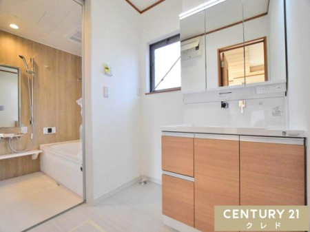 ���ʑ�E���ʏ� ���[�����Ղ�̎O�ʋ��t�����ʉ��ϑ�ɐV�K�����B
�����⑫���̃X�y�[�X�܂ł���������[�B�ׁX�������p�i���X�b�L���Еt���܂��B