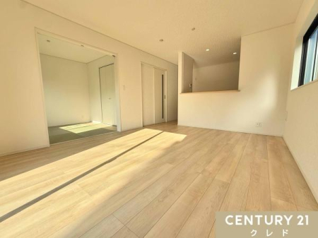 ���r���O -