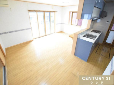 ���r���O �yLDK16.7���z
������̃��r���O�́A�C�����̗ǂ������������މ��K�ȏZ��ԁB
�L���Ɩ��邳�����˔��������Ƒ��ł̂т̂щ߂�����Ԏ��ł��B