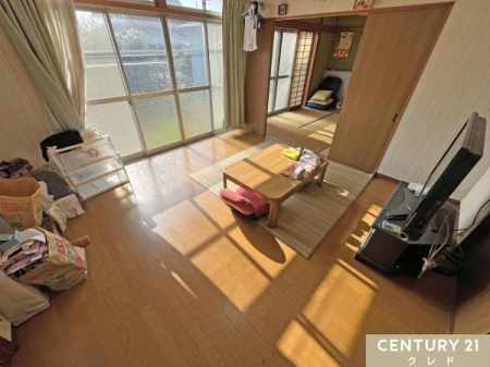 ���r���O �y�m���E���r���O���[��8���z
�傫�ȑ|���o�������炽���Ղ�Ɨz�����������ށA���邢8���̂������B
�|�J�|�J�Ƃ����z���܂�̒��ł��낰�A�Ƒ��c���̎��Ԃ��߂����̂ɍœK�ȋ�Ԃł��B