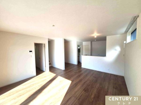 ���r���O �yLDK20.91���z
�J�������ӂ�郊�r���O�́A��^�̃\�t�@��_�C�j���O�Z�b�g��u���Ă���Ƃ肪����A�������Ƃ��낰�܂��B