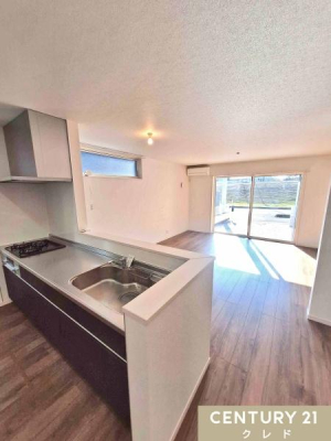 �L�b�`�� �y�J�E���^�[�L�b�`���z
�J�E���^�[�z���Ƀ_�C�j���O�ƌq�����Ă��邽�߁A�_�C�j���O�ւ̂��H���̎󂯓n���E�ЂÂ����X���[�Y�Ō����I�I���Ƒ��ŉƎ����S���ł��܂��ˁI