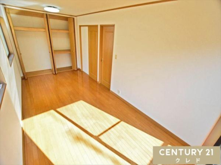 �q������ �y�m��9.5���z
�h�A��2�݂���ꂽ9.5���̗m���B���q�l�������������͑傫�ȃv���C���[���Ƃ��āA�����ɍ��킹�Č��Ɏd�؂�ȂǁA�t���L�V�u���Ɏg�����Ԃł��B