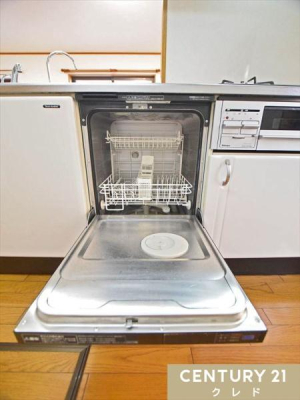 �L�b�`�� �y�r���h�C���H���򊣑��@�z
�Չ����������r���g�C���H��@�ŉƎ��̎��Z������`���B
�V���N�E��Ƒ����������ƕۂ��A���؂�J�S���炸�Œ����X�y�[�X���L����܂��B