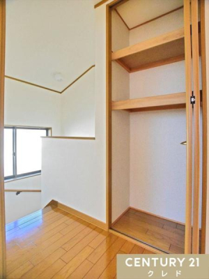 ���[ �y�L�����[�z
����g���̏�������|���p��A�G�ߕ��̉Ɠd�܂ŕ��L���p�r�̕������[�ł��܂��B
�L�����[�����܂����p���邱�ƂŁA�Z�܂��S�̂̐��������₷���Ȃ�A���K�ȕ�炵�ɂȂ���܂��B