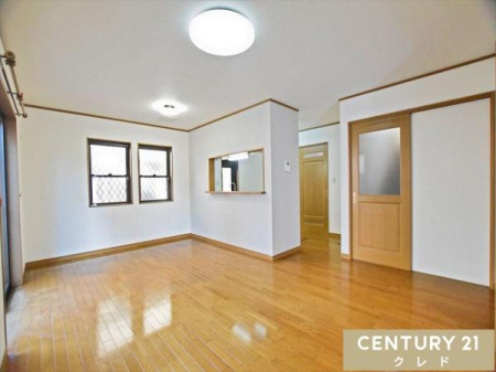 ���r���O �yLDK16.5���z
�L�b�`���E���r���O���ꏏ�ɂȂ�����̊��̂��郏���t���A���r���O�B�Ƒ��݂�Ȃ��v���v���̎��Ԃ��߂����Ă��Ă��A�q����������ł����Ԃł��B