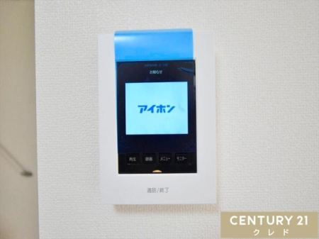 ���̑� �yTV���j�^�[�t���C���^�[�t�H���z  
���K�҂̎p�������̃��j�^�[�Ŋm�F�ł�����S�̐ݔ��B  
�Z�[���X�Ȃǂ̑Ή����T�������Ƃ���A���q�l�̂�����Ԏ��ɂ��S�����@�\�ł��B