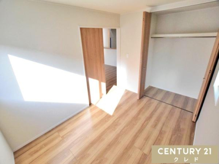 �m�� �y2�K�@�m��6���z
�g���ȗz�˂����������邢�������ł��BLDK�ɗאڂ��Ă���A�����J�����čL�X�Ǝg������A�߂Č��ɂ�����ƃ��C�t�X�^�C���ɍ��킹�ăt���L�V�u���Ɋ��p�ł��܂��B