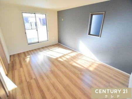 ���r���O �y2�K�@LDK17.5���z
������̑傫�ȑ�����g���ȗz�����������ޖ��邢��ԁB�O���[�̃A�N�Z���g�N���X���������ꂽ���͋C�����o���܂��B