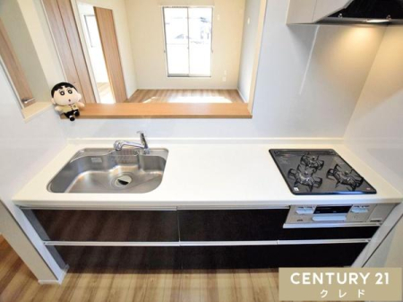 �L�b�`�� ���r���O�ŗV�Ԃ��q���܂������Ȃ��璲�����ł���A���S�̑Ζʎ��L�b�`���B���������ӂ���ԂŁA�����̉Ǝ����y�����Ȃ肻���ł��B