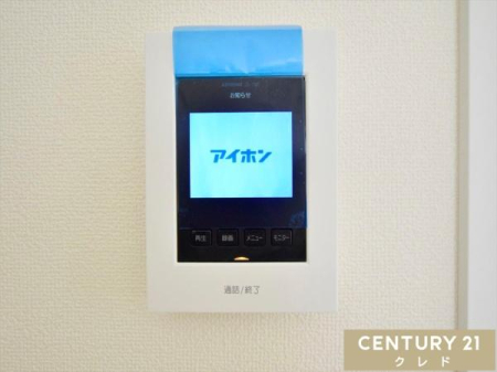 ���̑� �yTV���j�^�[�t���C���^�[�t�H���z  
���K�҂̎p�������̃��j�^�[�Ŋm�F�ł�����S�̐ݔ��B  
�Z�[���X�Ȃǂ̑Ή����T�������Ƃ���A���q�l�̂�����Ԏ��ɂ��S�����@�\�ł��B