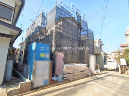 �O�ʓ��H�܂ތ��n�ʐ^ �y���݁A���X�ƌ��z���I�z
�����̎���ɑ��ꂪ�g�܂�A�V�[�g�ŕ����Ă��܂��B
�����܂Ő������ʐ^���X�V�I