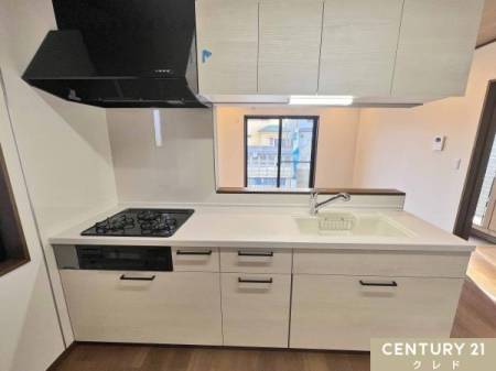 �L�b�`�� ���r���O�E�_�C�j���O�����n����Ζʎ��L�b�`���ɐV�K�����I�Ƒ��Ɖ�b���y���񂾂�A���q�l�̗l�q������邱�Ƃ��ł��A���S���̂���݌v�ł��B