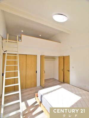 ���[ �y�m��8���z
8���Ƃ����L���ɉ����āA�V�䂪�������t�g�����邽�߁A�J���I�ōL���������܂��B
��Q���Ƃ��ăs�b�^���Ȃ�Ƃ肠���Ԃł��B