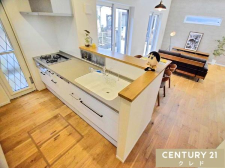 �L�b�`�� ���r���O�ƂȂ���ΖʃX�^�C���ŁA���������Ƒ��Ɖ�b�����₷���݌v�B
�����������A�S�~�o�����֗��ł��B