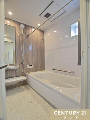 ���� �x���`�^�C�v�̗����͂��났�̓������y���߁A���K���ƕ֗��������˔����Ă��܂��B
�V�C�̈������̕���������ԕ��̋G�߂ɂ��֗��Ȏ����������t���B