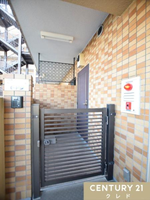 ���� �v���C�x�[�g�����ӂ�����t����p�|�[�`�́A�x�r�[�J�[��A�E�g�h�A�p�i�̈ꎞ�u���ɂ��֗��ł��B