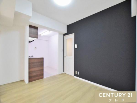 ���r���O -