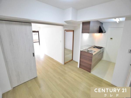 ���r���O -