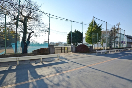 ���ӊ� �y���w�Z�z�����s������쒆�w�Z�F1450m