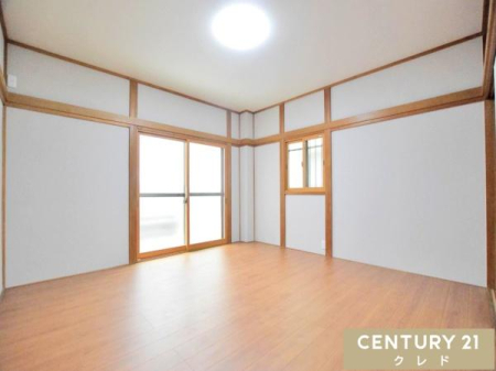 �m�� �y1�K�@�m��8���z
�a���̎���c���A�t���[�����O�Ƀ��t�H�[�����ꂽ8���̗m���B�\���ȍL��������A�Q���⏑�ւƂ��Ă�����芰���܂��B�a���Ȃ�ł̗͂��������ƁA�m���̗��֐������˔������ꎺ�ł��B