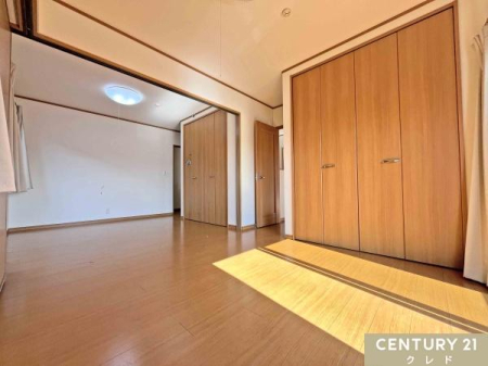 �q������ �y�m��6��+6���z
2�����ɕ������ۂ��e�����Ɏ��[����������Ă���̂��傫�Ȗ��͂ł��B���[�Ƌ��u���K�v���Ȃ��A���������L�X�Ǝg���܂��B