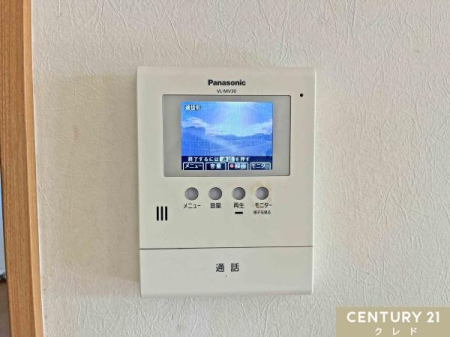 ���̑� �yTV���j�^�[�t���C���^�[�t�H���z  
���K�҂̎p�������̃��j�^�[�Ŋm�F�ł�����S�̐ݔ��B  
�Z�[���X�Ȃǂ̑Ή����T�������Ƃ���A���q�l�̂�����Ԏ��ɂ��S�����@�\�ł��B