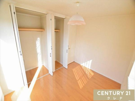 �m�� �y����6���z
���邢����������������6���̗m���ł��B�N���[�[�b�g��2�ӏ�����A�ߗނ⏬���������Ղ�Ǝ��[�ł��܂��B