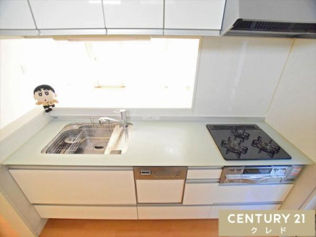 �L�b�`�� ���r���O�ŗV�Ԃ��q���܂������Ȃ��璲�����ł���A���S�̑Ζʎ��L�b�`���B���������ӂ���ԂŁA�����̉Ǝ����y�����Ȃ肻���ł��B