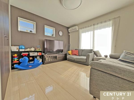 �m�� �y1�K�m��8���z
���r���O�ɐڂ�����Ƃ��8���̓L�b�Y�X�y�[�X��q�ԁA�l�̋����Ȃǃ��C�t�X�^�C���ɏ_��ɑΉ��I���r���O�ƍ��킹�Čv26���̋�ԂƂ��Ă��g�p�ł��܂��B