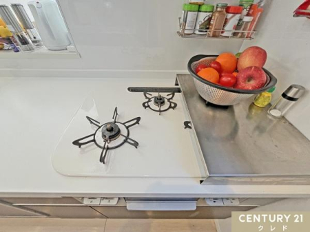 �L�b�`�� �y3���R�����E�O�����z
�Z�������ԑтɂ����ٓ��E���H�̏��������₷��3���^�C�v�̃R�����ł��B
�O�����t���̃L�b�`���͂������̕��������܂��I