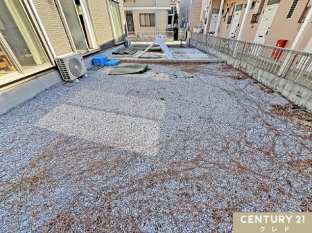 �� �h�Ɛ��̍����������~���ꂽ���낪����܂��B
�G����J�V��̓D���˂�h�����ꂢ�Ȃ��Ǝ�����ێ����܂��B