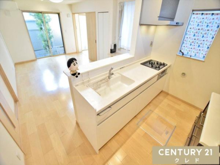 �L�b�`�� �Ζʎ��L�b�`���́A�Ƒ���Q�X�g�Ɖ�b���y���݂Ȃ��痿�����ł��܂��B�J����������A���r���O�ƂȂ��邱�ƂŁA���������Ȃ���R�~���j�P�[�V�������y���ށA�Ƒ����J���[�܂��Ԃ�񋟂��܂��B