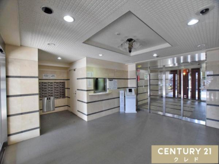 �G���g�����X �y�I�[�g���b�N�z
���̂����Y�ꂪ�����Ă��h�A���܂�Ǝ����Ō����{�������I�[�g���b�N�́A�󂫑��΍��h�Ɩʂł����S�Ȑݔ��ƂȂ��Ă��܂��B