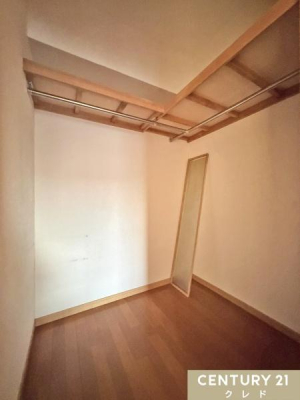 ���[ �L�x�Ȏ��[�͂����͂̃E�H�[�N�C���N���[�[�b�g��2�����ɐݒu���܂����B�傫�Ȏ��[�Ƌ��u���K�v���Ȃ����߁A�������L�X�ƗL�����p�ł��܂��B