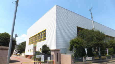 ���ӊ� �y���w�Z�z�߃����s���V�����w�Z�F580m