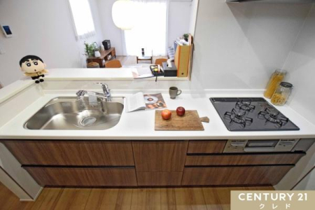 �L�b�`�� ���r���O�ŗV�Ԃ��q���܂������Ȃ��璲�����ł���A���S�̑Ζʎ��L�b�`���B���������ӂ���ԂŁA�����̉Ǝ����y�����Ȃ肻���ł��B