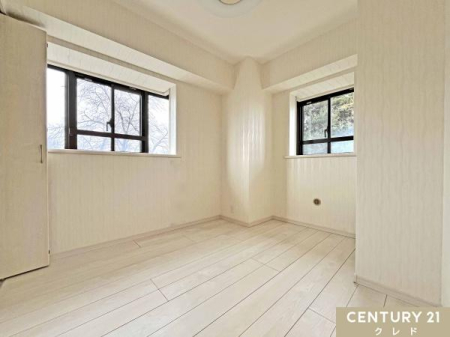 �m�� �y�m��4.3���z
���邢�������Ƒu�₩�ȕ�����������2�ʍ̌��̃v���C�x�[�g���[���B
���[���t���Ă���A�Z��Ԃ��L���g���܂��B