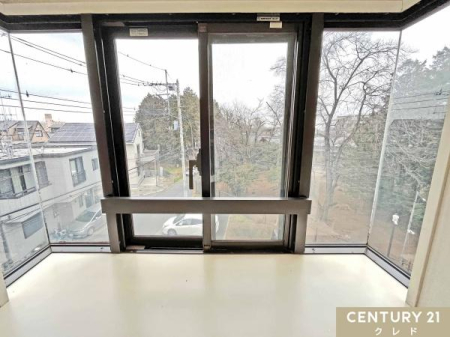 ���̑����� �y�o���z
�������ɉ��s���ƊJ�����������炷�o���B���R���������Ղ��荞�݁A���邢���������o���܂��B
�o���̃J�E���^�[�́A�f�B�X�v���C�X�y�[�X�Ƃ��Ă����p�\�B