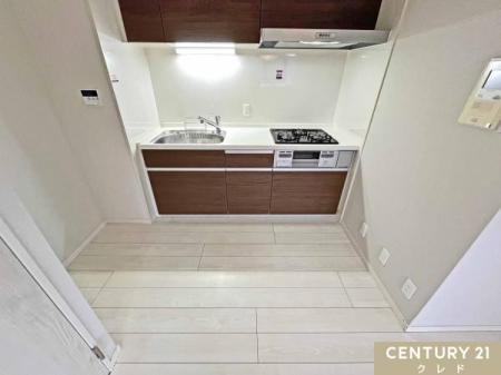 �L�b�`�� ���[�L�x�Œ����X�y�[�X����������m�ۂ��ꂽ�V�X�e���L�b�`���B
�H��⒲�����Ȃǂ��������ڂ���A�������X�b�L���Ƃ�����Ԃ�ۂĂ܂��B